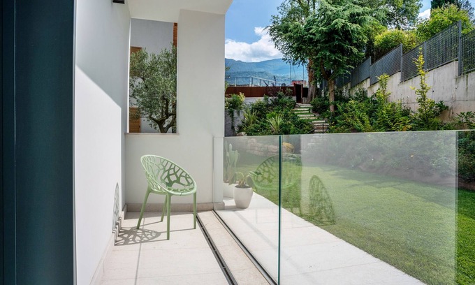 Ravina Apartamento | Apartment In A Hotel 'Midum Garden Sud' with Mountain View, Wi-Fi and Air Conditioning