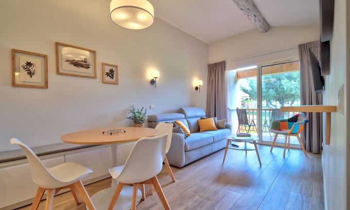 Pont Royal Apartamento | Apartment in a private estate south of the Luberon