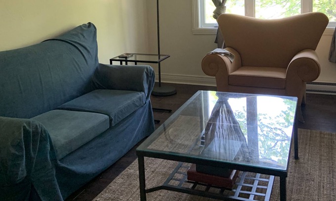 Cote-Saint-Paul Apartamento | Apartment in a quiet area 5 minutes from the metro on foot. Non-smoker.