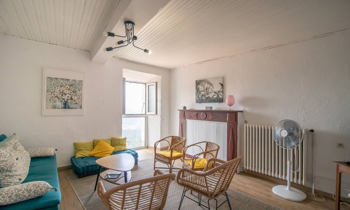 Olmeto Apartamento | Apartamento en casa típica con vistas al mar y Wi-Fi