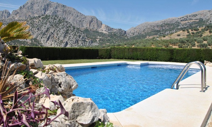 Alfarnatejo Cabaña | Casa de campo con encanto en Periana con piscina
