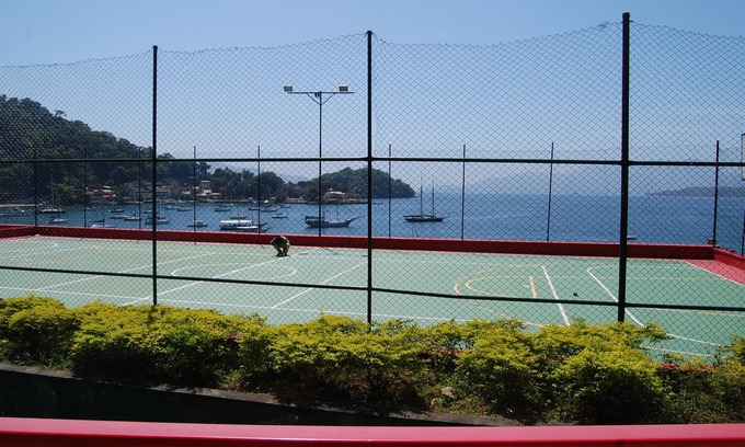 Angra dos Reis Apartamento | Piso en Angra dos Reis, frente al mar con toda la estructura para su descanso