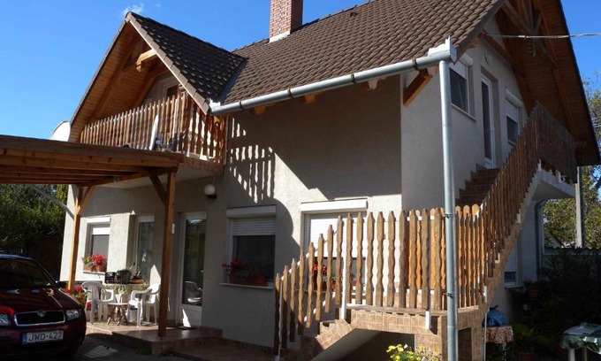Balatonkeresztur Apartamento | Apartment in Balatonmariafürdo 19297