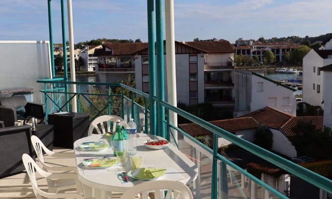 Ciboure Apartamento | Apartamento en Ciboure con piscina climatizada y parking privado