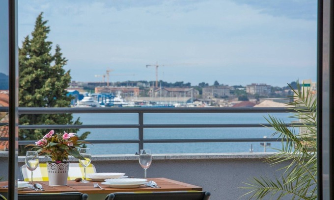Pula Apartamento | Apartment in city center with sea view