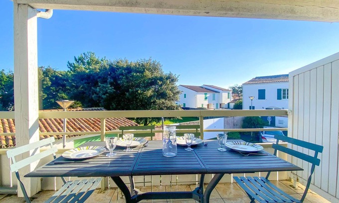 La Couarde-sur-Mer Apartamento | Apartment in residence with pool, and parking
