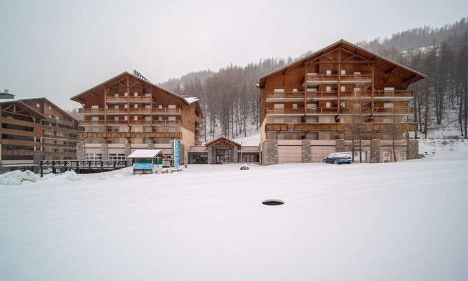 Allos Apartamento | Apartamento en Francia con Vistas y Piscina