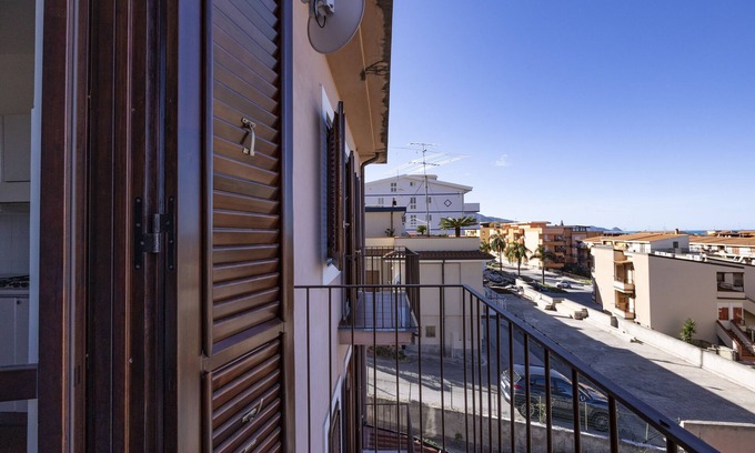 Piraino Apartamento | Apartment "In Villa Domenica 9" with Sea View, Balcony & Wi-Fi