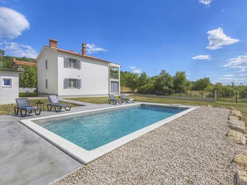 Ripenda Verbanci Apartamento | Apartment in Labin with Pool & Beach Nearby