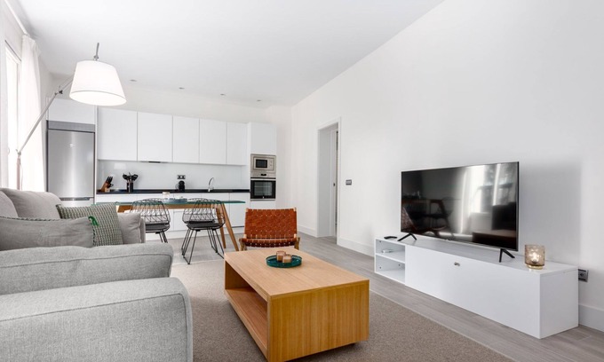 Palacio Apartamento | Apartment in Madrid's Historic Austrias Palacio Real II