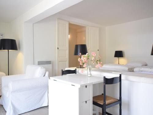 Montbrun-les-Bains Apartamento | Apartment in Montbrun-les-Bains near forest