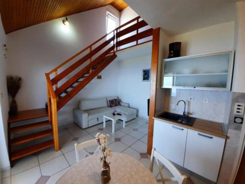 Susica Apartamento | Apartment in Murter with sea view, terrace, air conditioning, W-LAN 5026-1