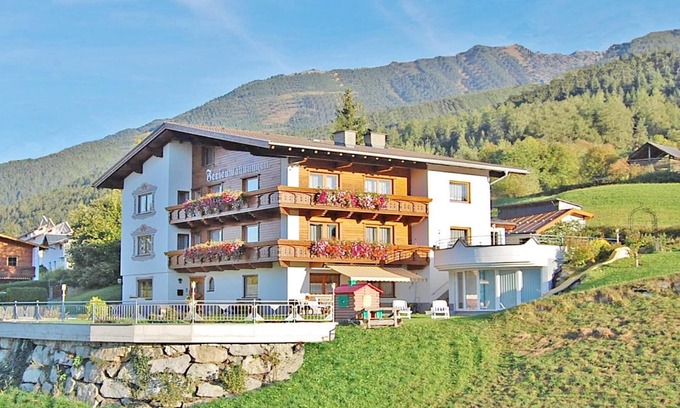 Arzl im Piztal Apartamento | Apartamento en Pitztal con vistas a montañas