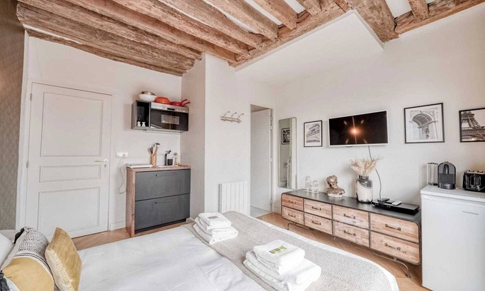 Gaillon Apartamento | Apartment in Paris for 2 People