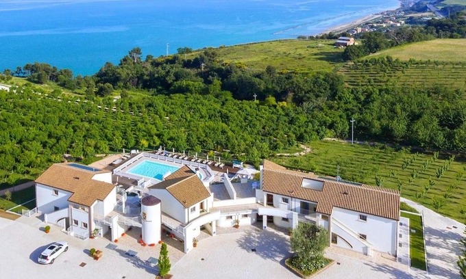Pedaso Apartamento | Apartment in Pedaso with Sea View & Pool