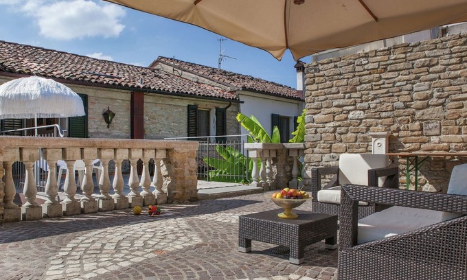 Modigliana Apartamento | Tranquilo apartamento en Modigliana con piscina