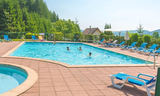 Saales Apartamento | Apartamento en Saâles con piscina climatizada