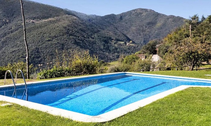 Montseny Casa | Apartamento en España con piscina y vistas