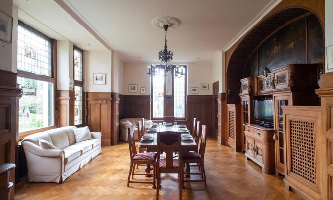 Goch Apartamento | Apartment in stylish city villa