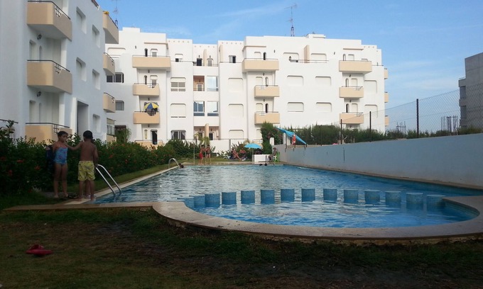 Achakkar Apartamento | Apartamento en Tánger, junto al mar con piscina y garaje.
