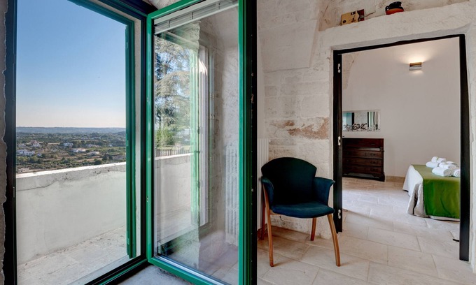 Old Town Cisternino Apartamento | Apartment in the center with breathtaking views of the Valle D'itria