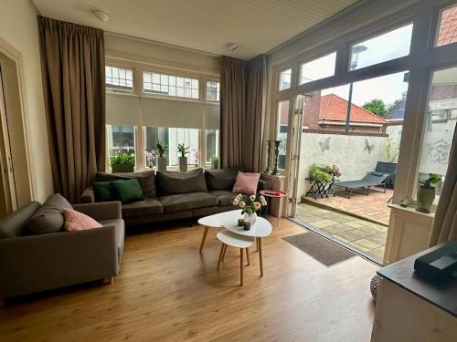 Groenlo Apartamento | Apartment in the fortified town of Groenlo with private garden