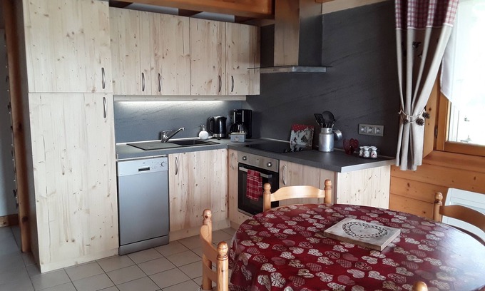 Cohennoz Apartamento | Apartamento en el chalet del propietario en CREST-VOLAND