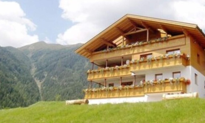 Santa Valburga Apartamento | Apartment in Ultental