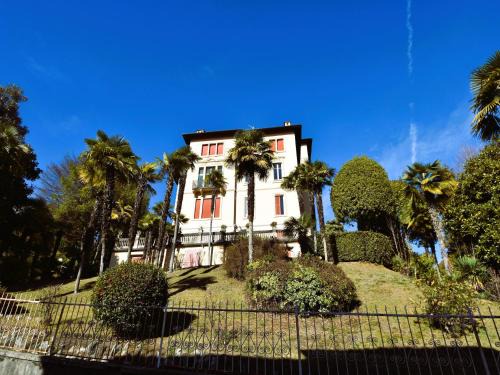 Vignone Apartamento | Apartment in Vignone Villa Setting