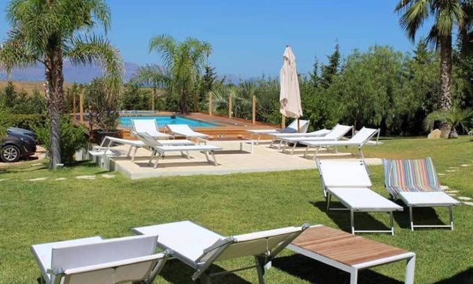 Partinico Apartamento | Apartamento en villa a 900 metros del mar con vistas al golfo de Castellammare
