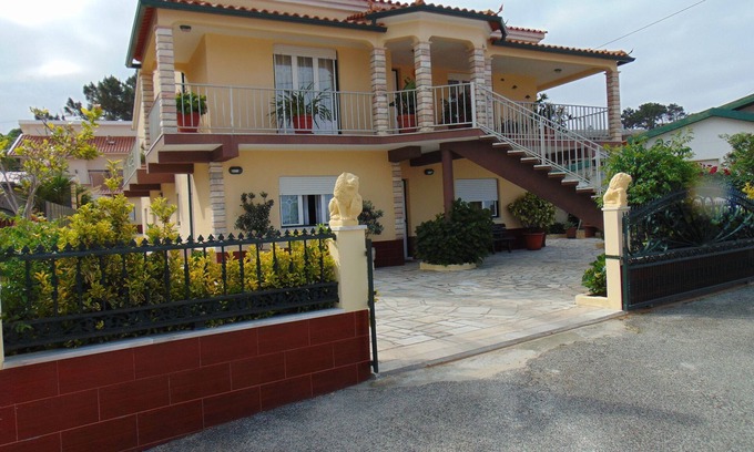 Nazare Villa | Apartamento en villa en zona tranquila y segura, zona de North Canyon, cerca de playas.