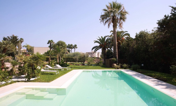 Grottasanta Apartamento | Apartment in Villa with garden Light Blue