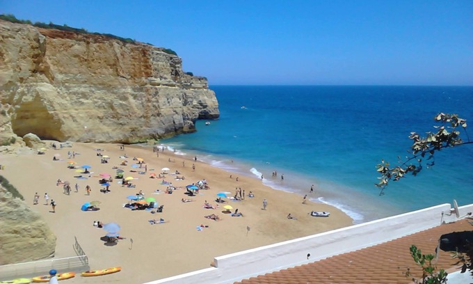 Benagil Apartamento | Apartamento en villa, con vista al mar a 100 mt. de la playa de Benagil