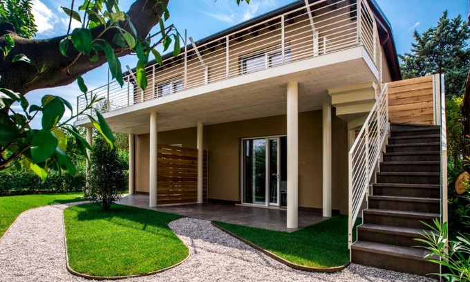 Manerba del Garda Apartamento | Apartment Iris e Girasole by Interhome