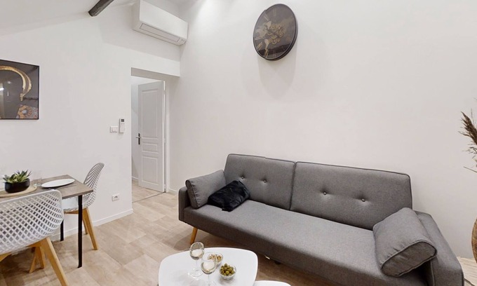Le Mee-sur-Seine Apartamento | Apartment 'Isolé Calme Bord De Seine Jardin' with Balcony and Wi-Fi