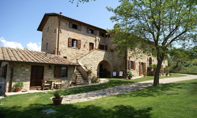 Montone Apartamento | Apartamento en Montone con piscina y jardín
