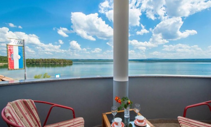 Raslina Apartamento | Apartamento Ivana by Interhome