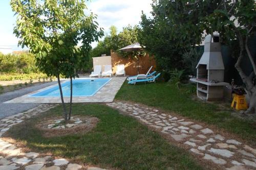 Kastel Stari Apartamento | Apartment Ivana with pool and parking