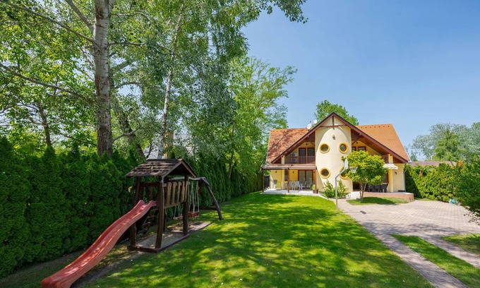 Balatonszarszo Apartamento | Apartamento Jókai by Interhome