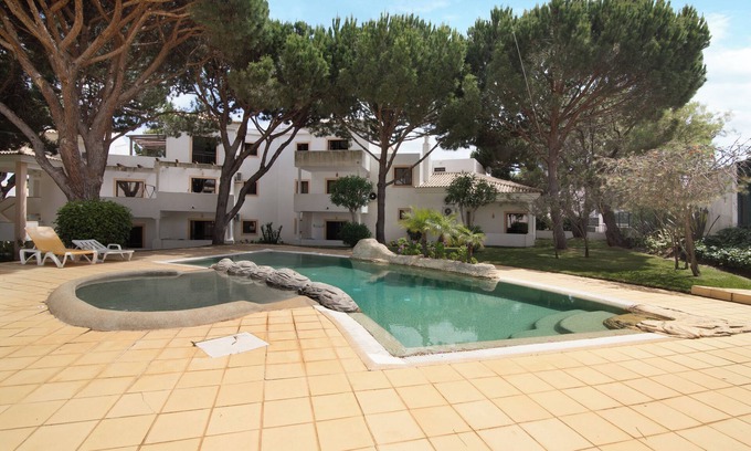 Aldeia das Acoteias Apartamento | Apartamento Jardins da Falésia con piscina, terraza y Wi-Fi
