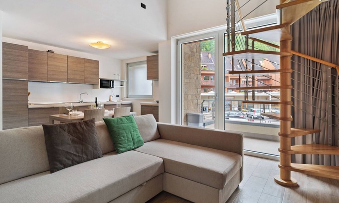 Ponte Arche Apartamento | Apartamento 'Jubilant' con vistas a la montaña, balcón y aire acondicionado