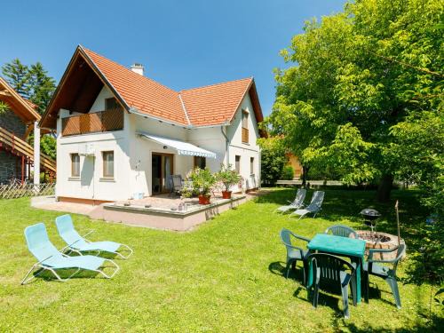 Balatonakali Apartamento | Apartment Junglans 3 by Interhome