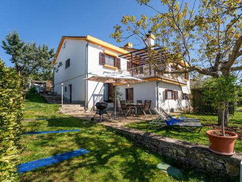 Njivice Apartamento | Apartment Jurkovic-2 by Interhome