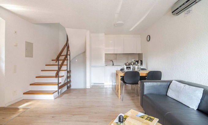 Quartino Apartamento | Apartment just minutes from the lake.