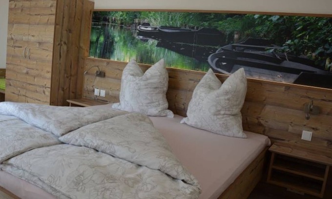 Burg-Dorf Apartamento | Apartment Kahnschuppen - Spreewaldscheune am Fließ-Ferienwohnungen am Wasser in