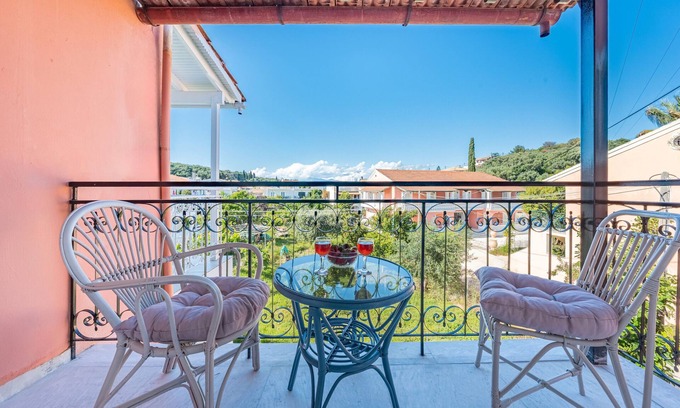 Kassiopi Apartamento | Apartamento 'Kassiopi 2' con vistas a la montaña, Wi-Fi y aire acondicionado