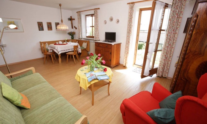 Waging am See Apartamento | Apartamento 'Kauderer - Wohnung 1' con terraza privada, jardín compartido y Wi-Fi