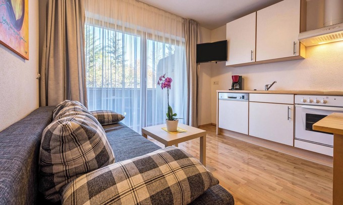 Naz Apartamento | Apartamento "Klementhof Nr 3" con vistas a la montaña, piscina, Wi-Fi, balcón y jardín