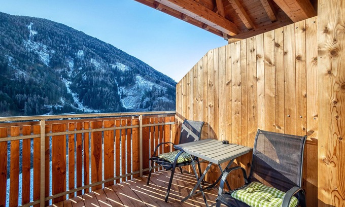 Luson Apartamento | Apartamento 'Kreuzplonhof Apt Dorfblick' con vistas a la montaña y cabina de infrarrojos privada