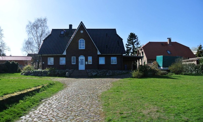 Kroeslin Apartamento | Apartment 'Kröslin' with Private Terrace, Private Garden and Wi-Fi